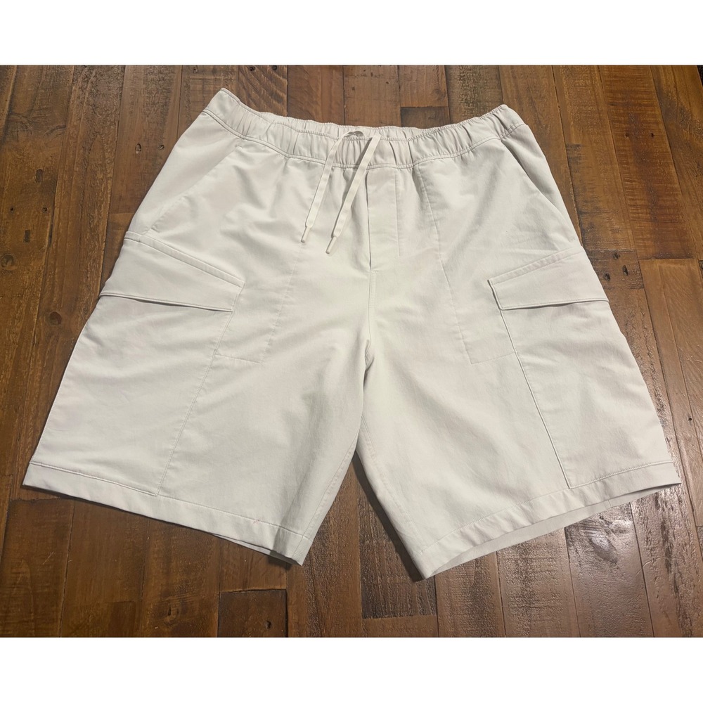 Lululemon Lab Cargo Shorts Mens Light Bone Off White Utility Tech 9.5 Inseam